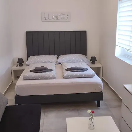 Lipno Apartment *